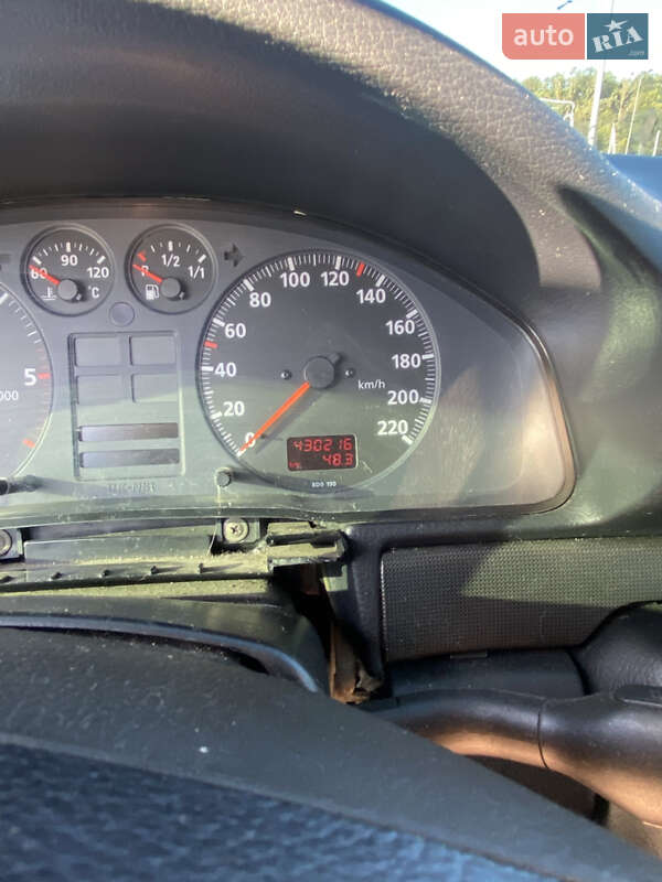 Седан Audi A4 1996 в Львове