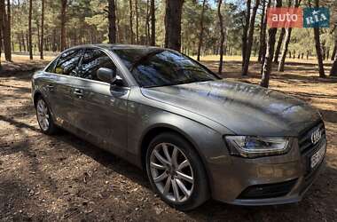 Седан Audi A4 2013 в Николаеве