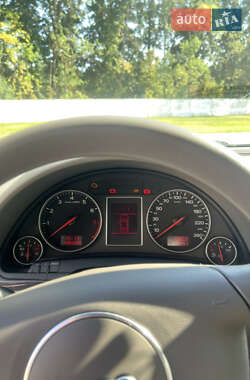 Седан Audi A4 2003 в 