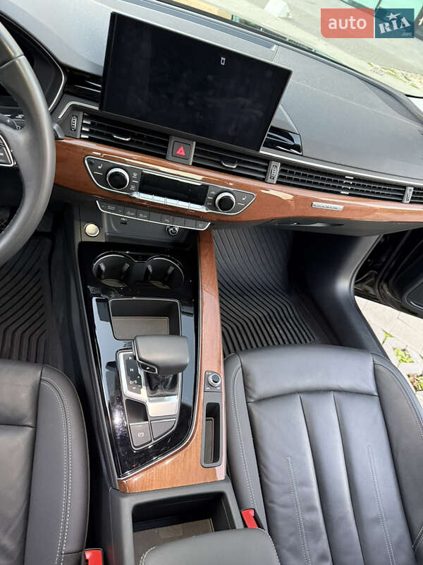 Седан Audi A4 2023 в Хмельницком