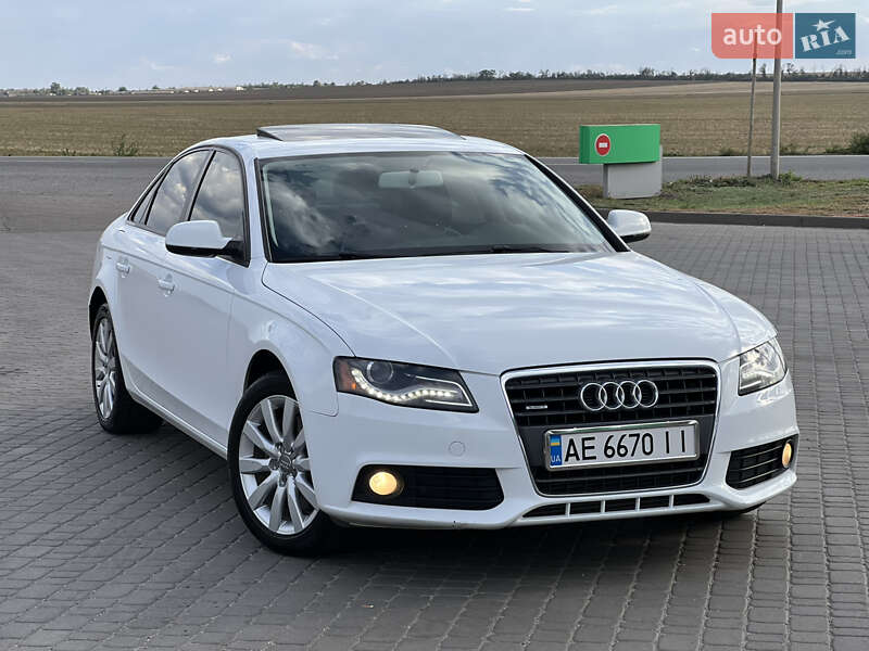 Седан Audi A4 2011 в 