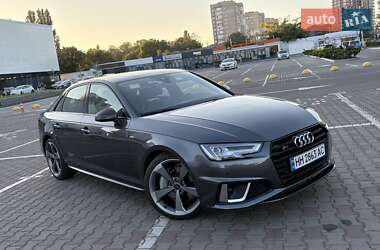 Седан Audi A4 2018 в 