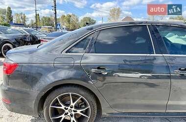 Седан Audi A4 2017 в 