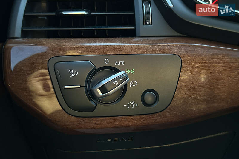 Седан Audi A4 2021 в Львове