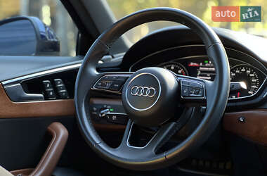 Седан Audi A4 2021 в 