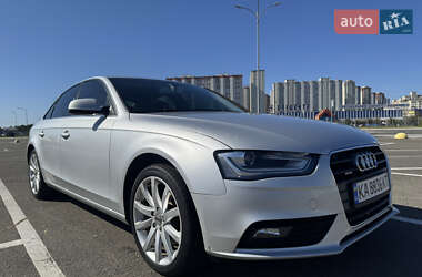 Седан Audi A4 2012 в Киеве