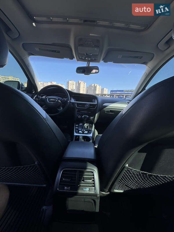 Седан Audi A4 2012 в Києві