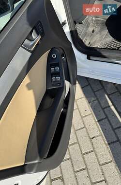 Седан Audi A4 2015 в 