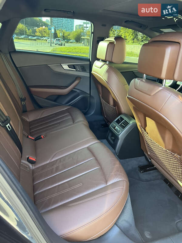 Седан Audi A4 2016 в Киеве