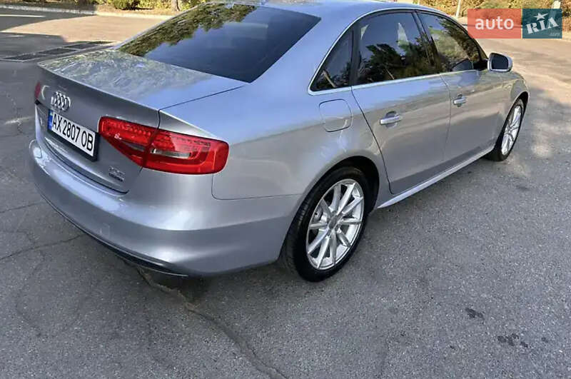 Седан Audi A4 2015 в Львові