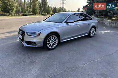 Седан Audi A4 2015 в 