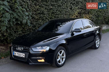 Седан Audi A4 2012 в Виннице