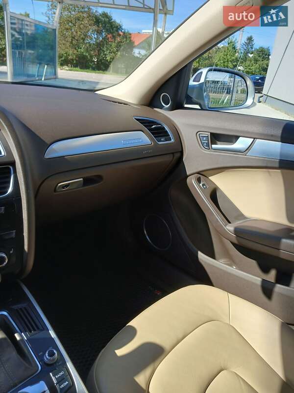Седан Audi A4 2014 в Львове