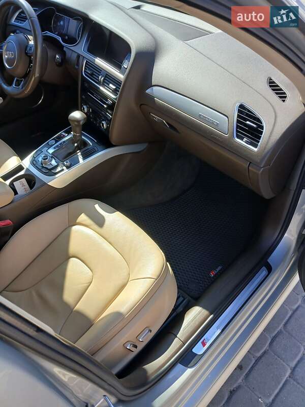 Седан Audi A4 2014 в Львове