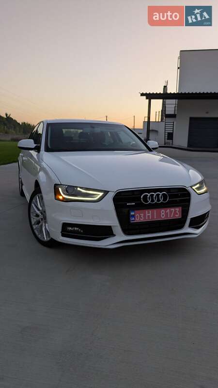 Седан Audi A4 2015 в Луцке