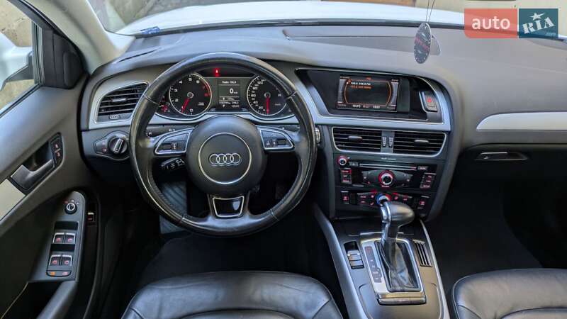 Седан Audi A4 2015 в Луцке