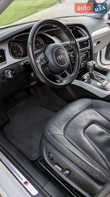 Седан Audi A4 2015 в Луцке