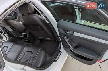 Седан Audi A4 2015 в 