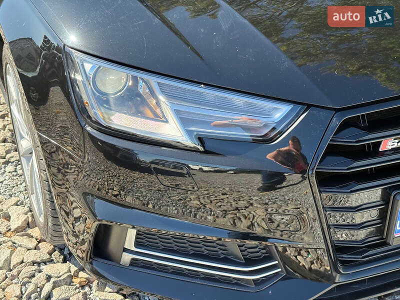 Седан Audi A4 2017 в Стрию