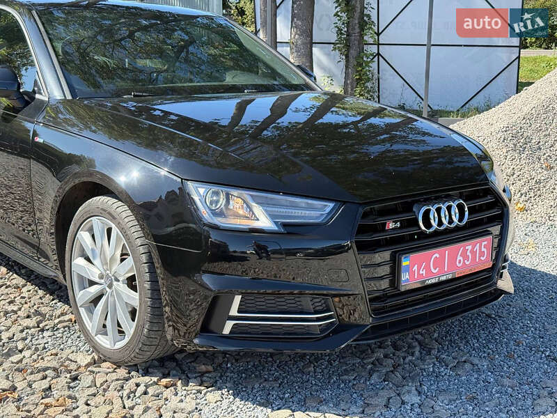 Седан Audi A4 2017 в Стрию
