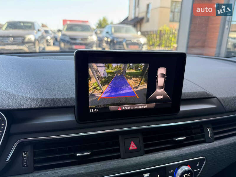 Седан Audi A4 2017 в Стрию