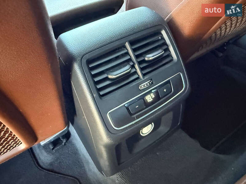 Седан Audi A4 2017 в Стрию
