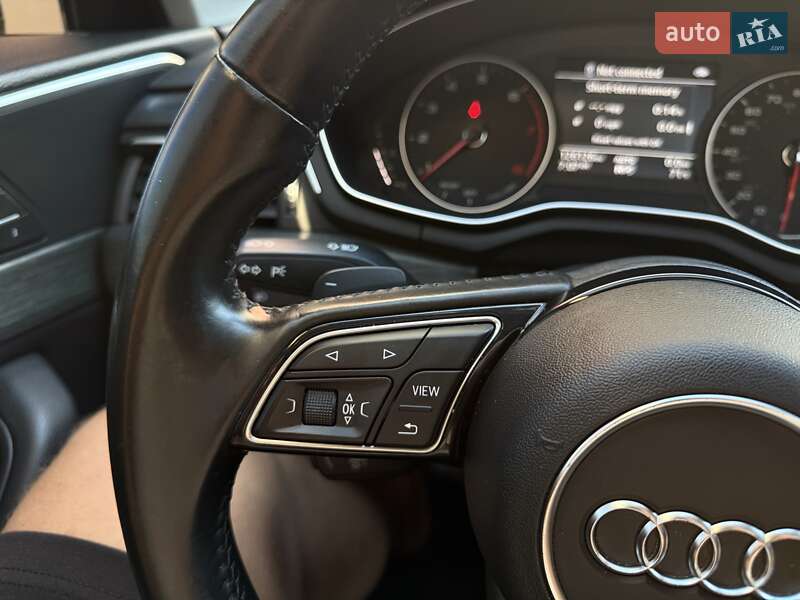 Седан Audi A4 2017 в Львове