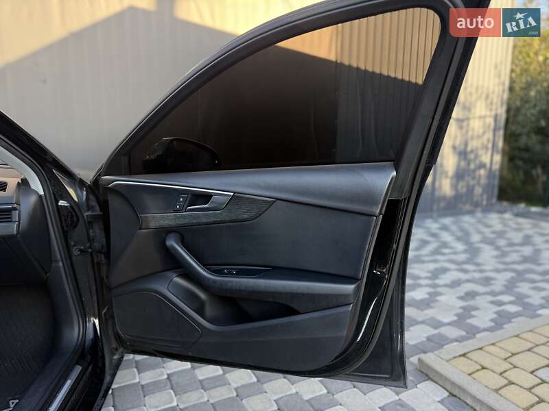 Седан Audi A4 2017 в Львове