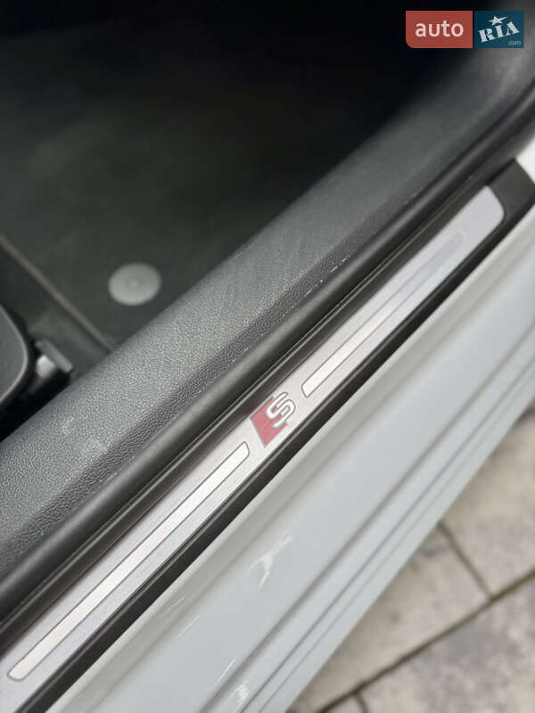 Седан Audi A4 2020 в Львове