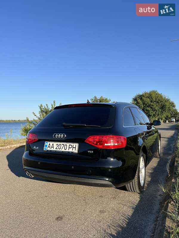 Универсал Audi A4 2013 в Киеве