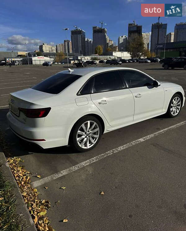 Седан Audi A4 2018 в Киеве