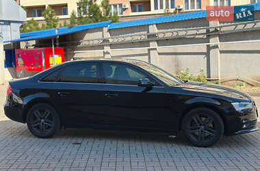 Седан Audi A4 2012 в 