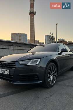 Седан Audi A4 2017 в Киеве