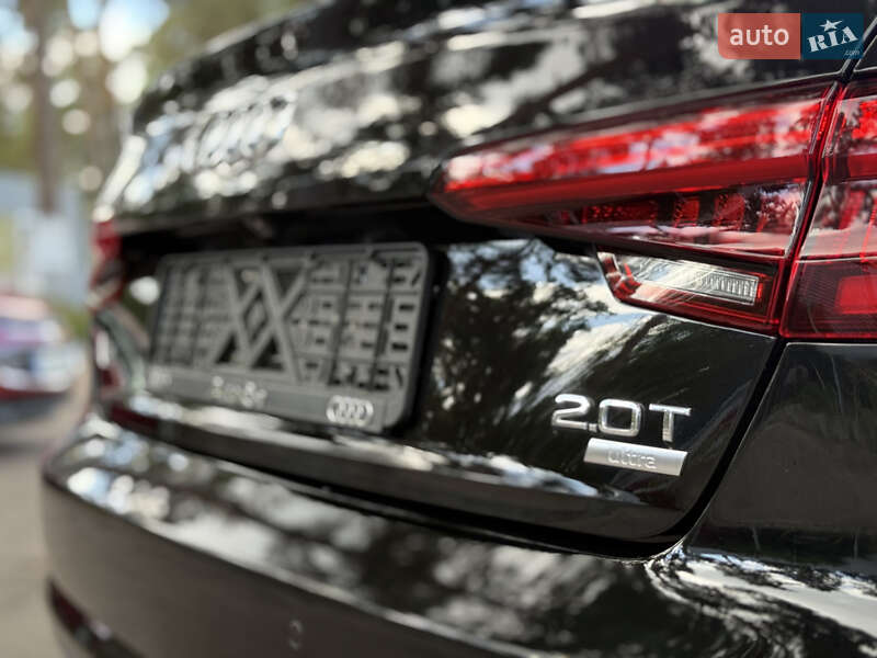 Седан Audi A4 2017 в Виннице