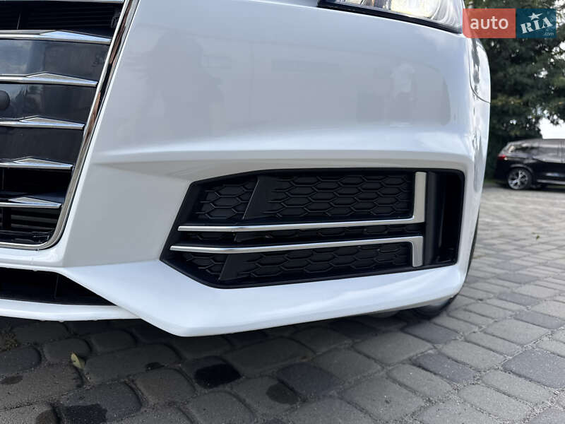 Седан Audi A4 2018 в Ивано-Франковске