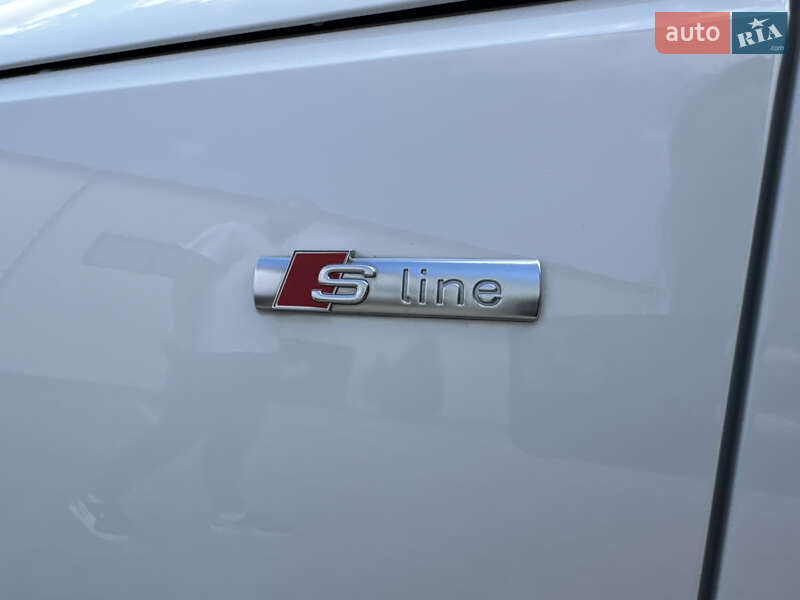 Седан Audi A4 2018 в Ивано-Франковске