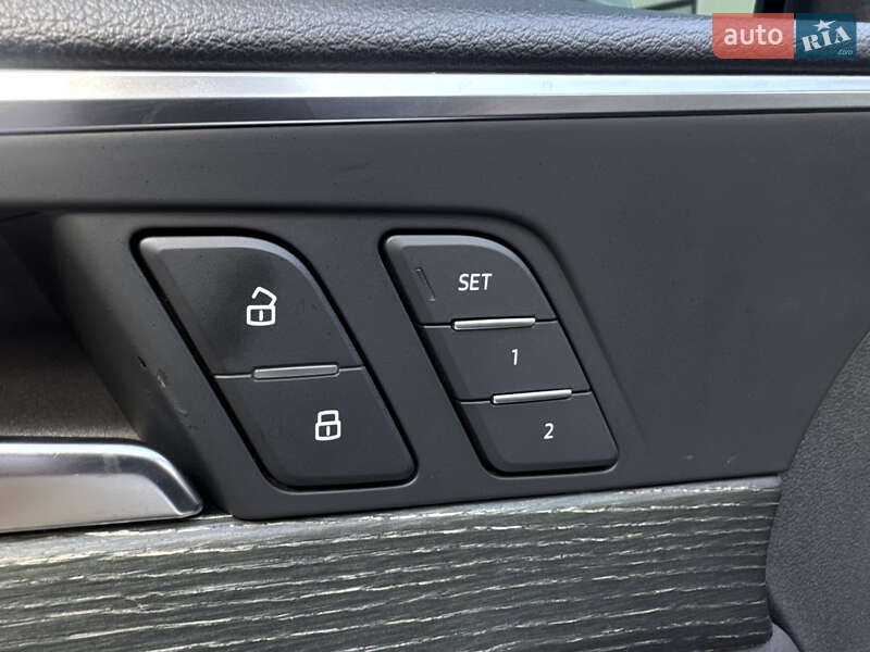 Седан Audi A4 2018 в Ивано-Франковске