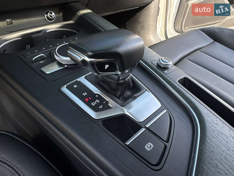Седан Audi A4 2018 в Ивано-Франковске