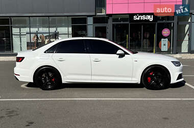 Седан Audi A4 2017 в 