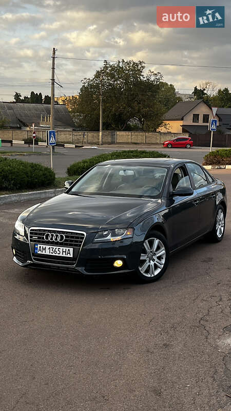 Седан Audi A4 2011 в 
