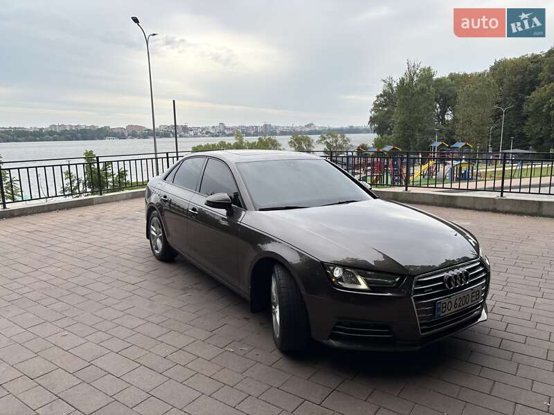 Седан Audi A4 2016 в Тернополе