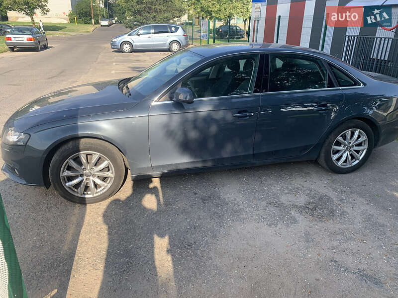 Седан Audi A4 2009 в Львове