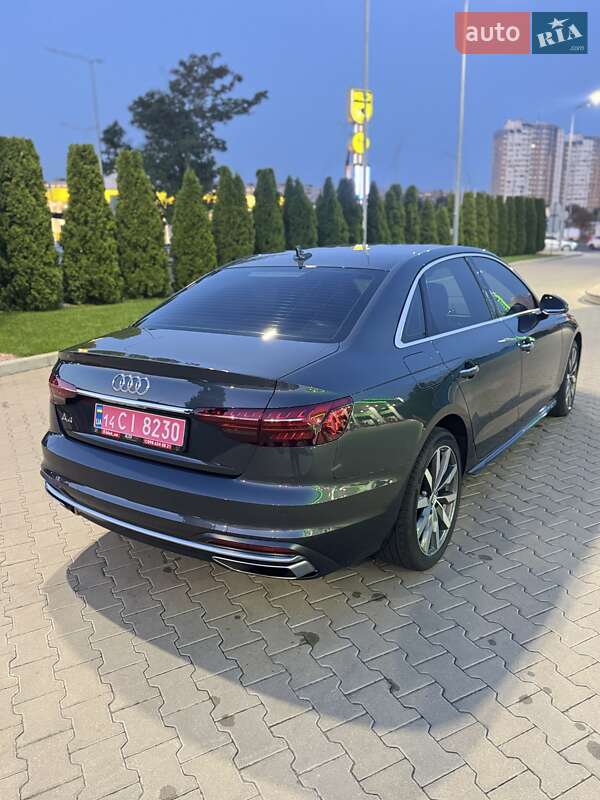 Седан Audi A4 2021 в Києві