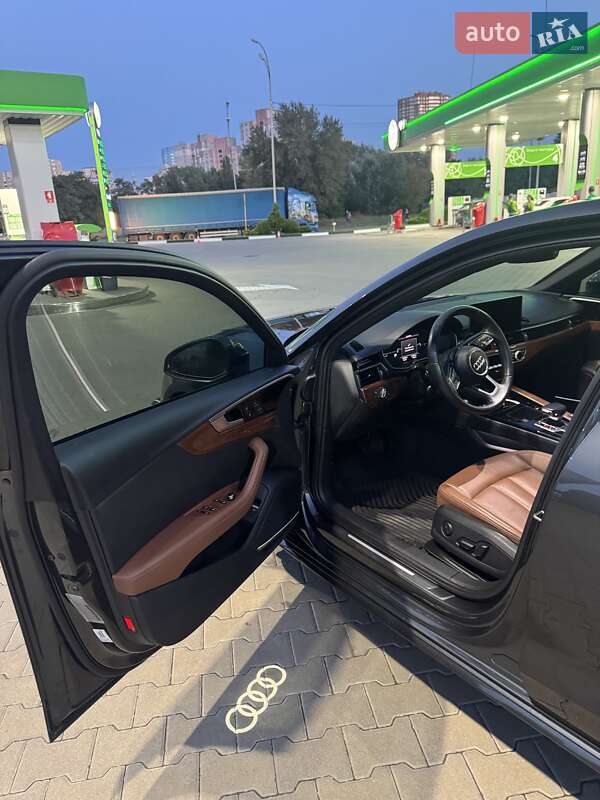 Седан Audi A4 2021 в Києві