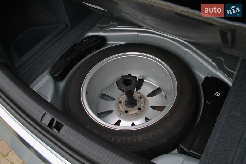 Седан Audi A4 2006 в Сарнах