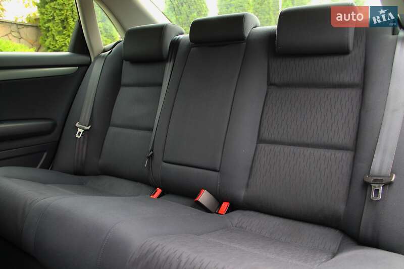Седан Audi A4 2006 в Сарнах
