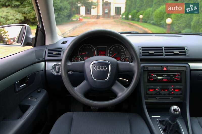Седан Audi A4 2006 в Сарнах