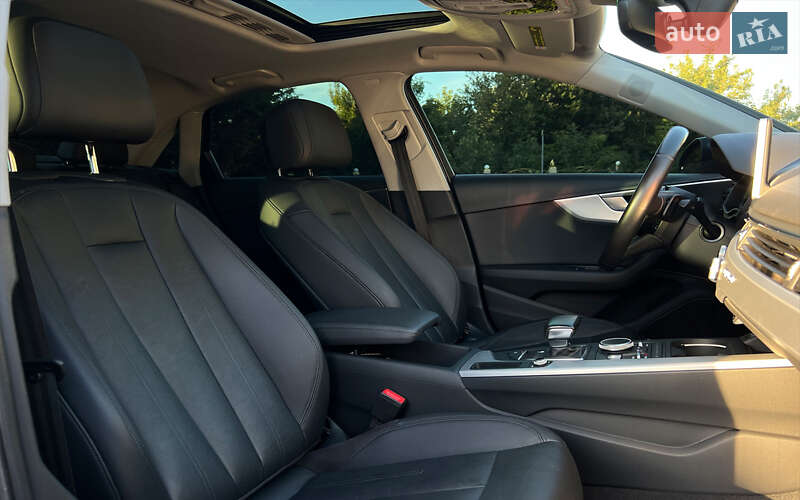 Седан Audi A4 2016 в Львове