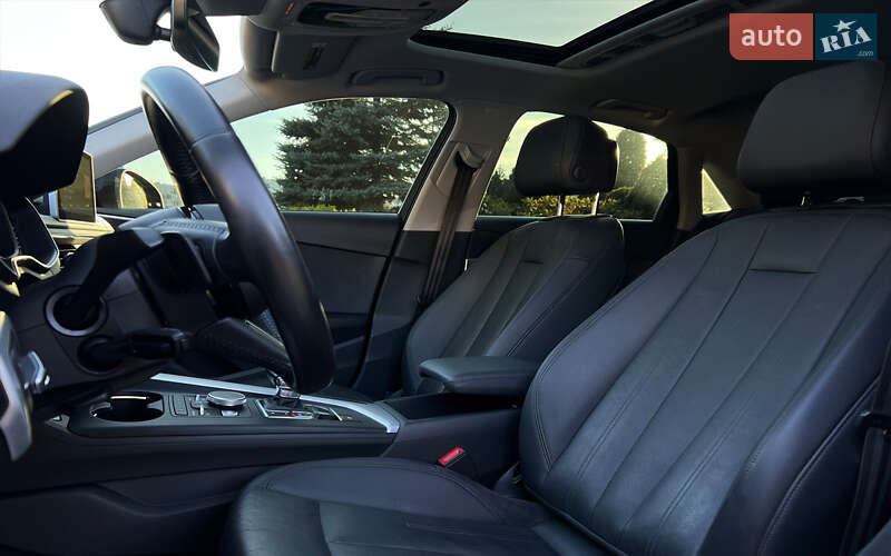 Седан Audi A4 2016 в Львове