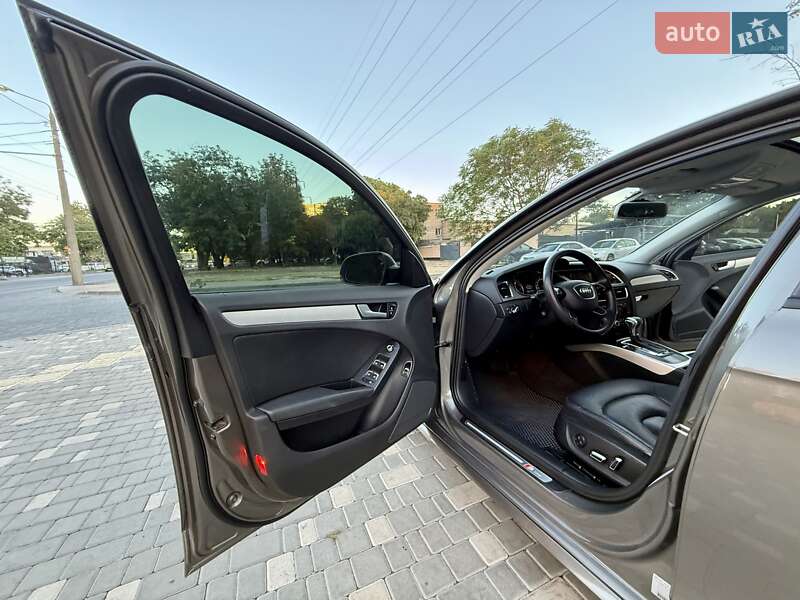 Седан Audi A4 2014 в Одессе